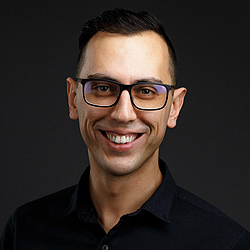 Казаков Артем Юрьевич