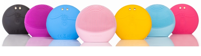 Бьюти-гаджет LUNA fofo представлен в 7 цветах