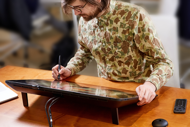 Файл:Cintiq Pro 24 Parasol 6.jpg